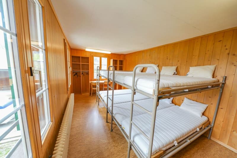 Ampio magazzino di vacanza in posizione soleggiata (3)