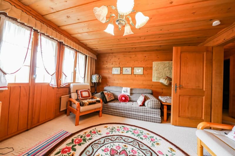 Chalet with 3 residential units, swimming pool, and garages Höhenstrasse 14 (6)