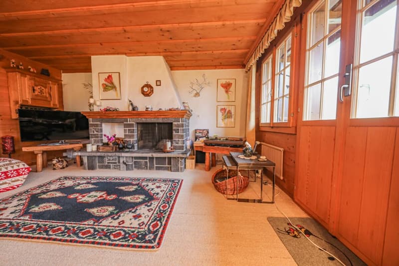 Chalet with 3 residential units, swimming pool, and garages Höhenstrasse 14 (3)