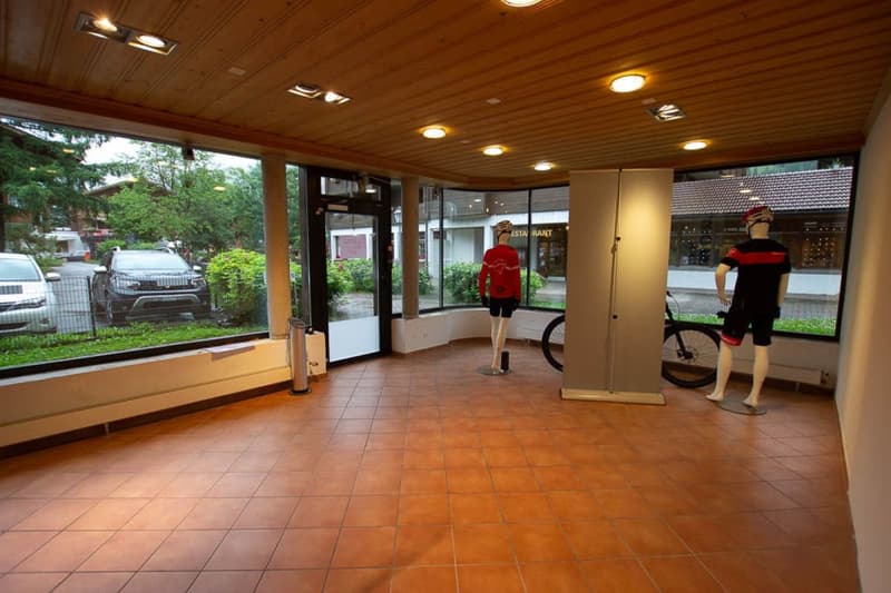 Ladenlokal für Gewerbe (2)