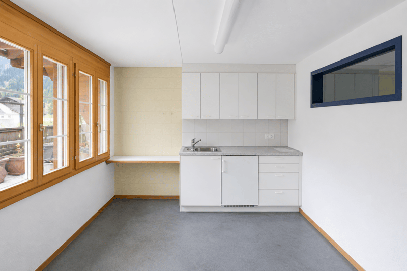 Grosszügige Räumlichkeit mit Potenzial zur 3.5 - 4.5-Zimmerwohnung an zentraler Lage (7)