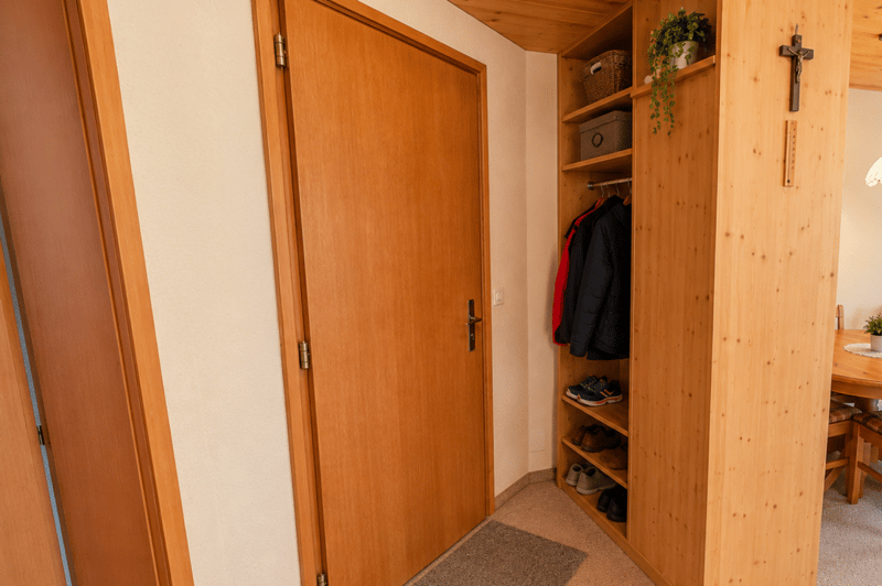 Charming 2.5-room apartment with terrace and garden (2)