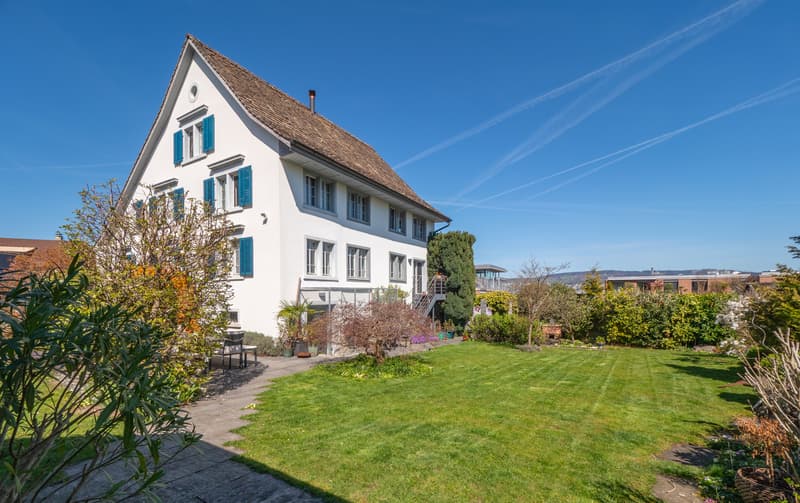 Charmantes Landhaus mit Gartenidylle (3)
