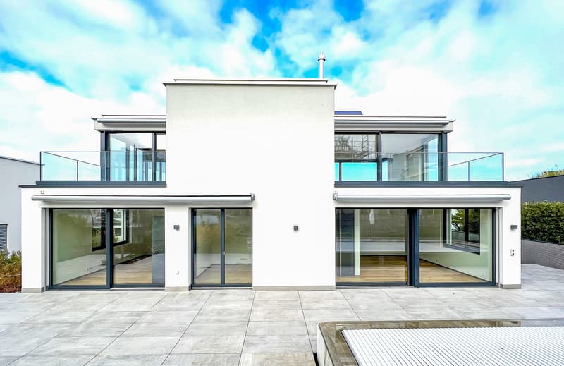 Exklusives Haus mit Pool und Seesicht. (4)