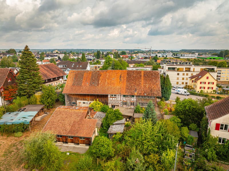 Charmantes Riegelhaus mit Stall und grosszügigem Umschwung (12)