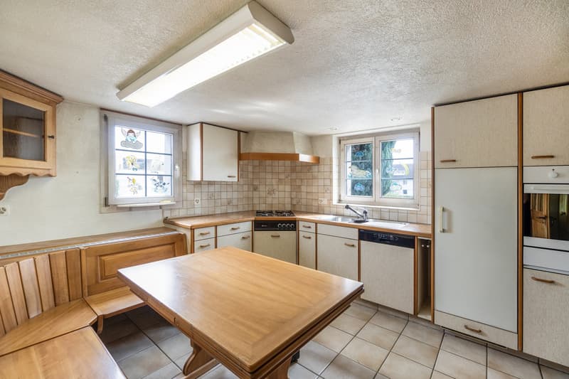 Charmantes Riegelhaus mit Stall und grosszügigem Umschwung (4)