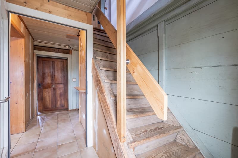 Charmantes Riegelhaus mit Stall und grosszügigem Umschwung (5)