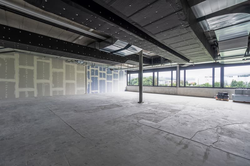 Spazi commerciali per usi medici nel Neudorf-Center (12)