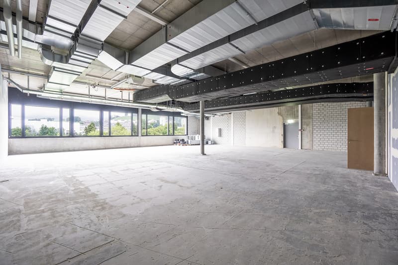 Spazi commerciali per usi medici nel Neudorf-Center (8)