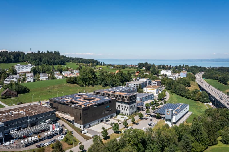 Spazi commerciali per ufficio e servizi nel Neudorf-Center (3)