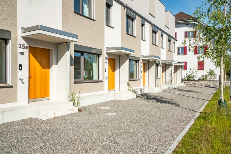 Ihr neues Zuhause: Grosszügiges 5½-Zimmer-Reiheneinfamilienhaus - Erstbezug (1)
