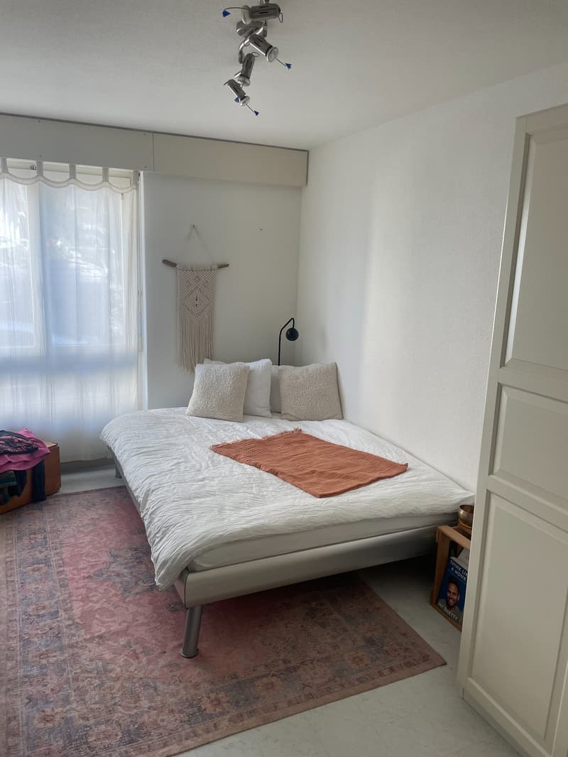 Zimmer in einer 5 1/2 Zimmer Wohnung in Thun zu vermieten (2)