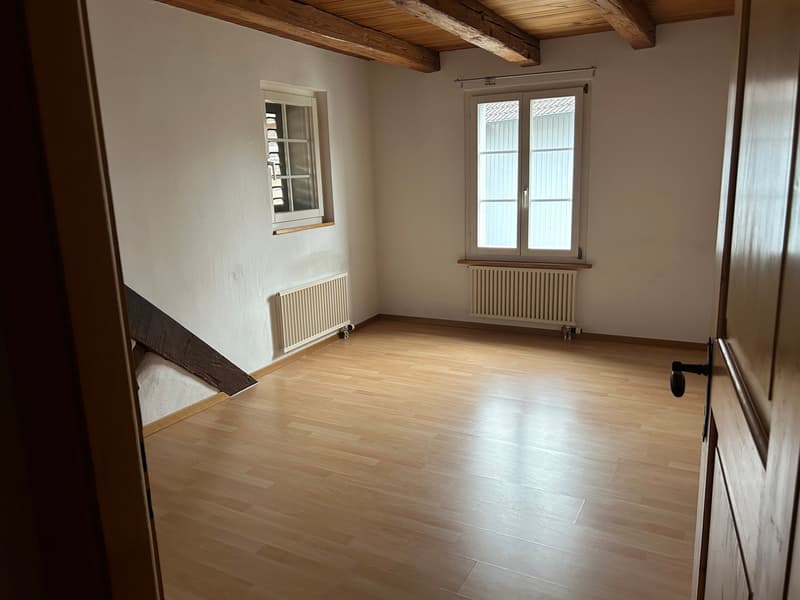4 1/2 Zimmer Wohnung in historischem Gebäude Uhwiesen (5)