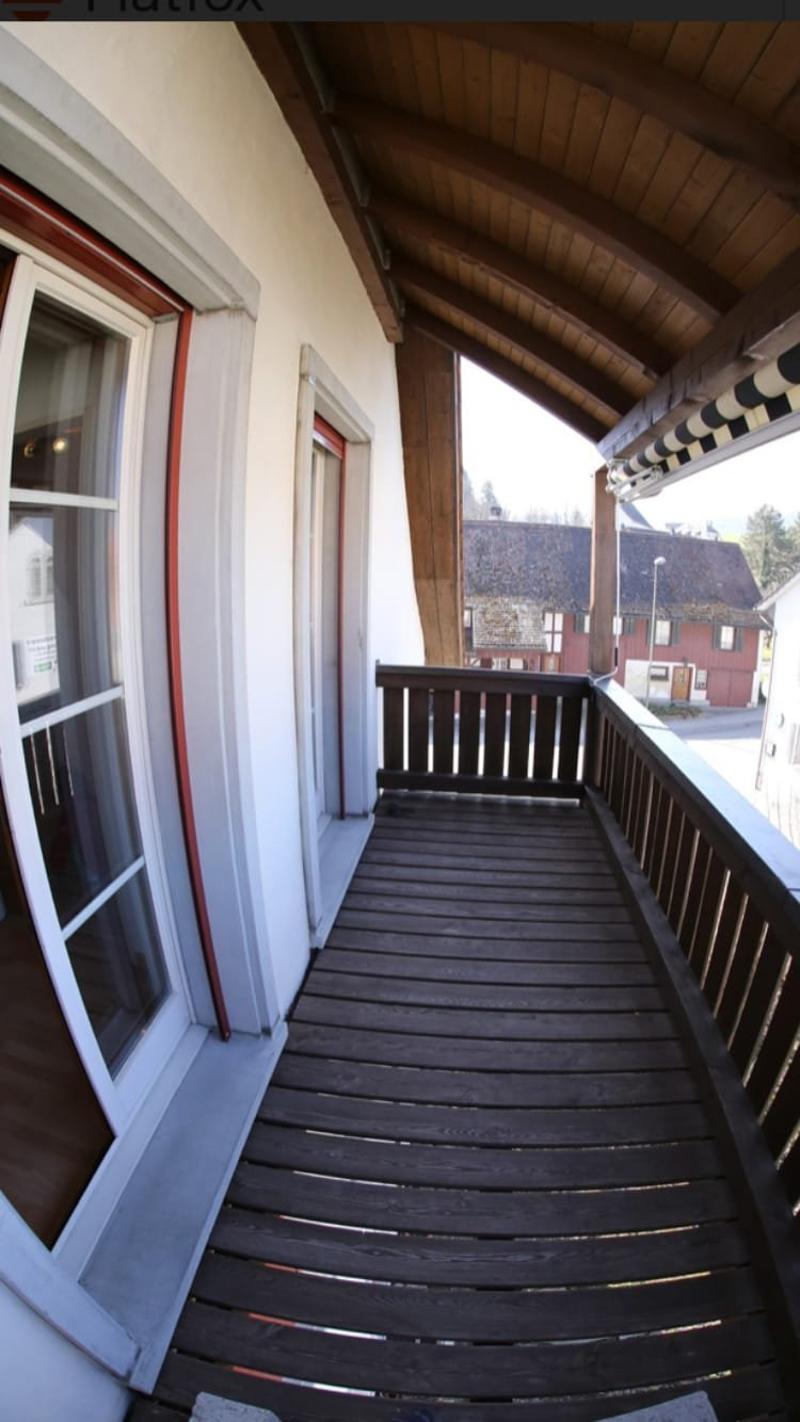 4 Zimmer Dachwohnung mit Balkon in Flaach (2)