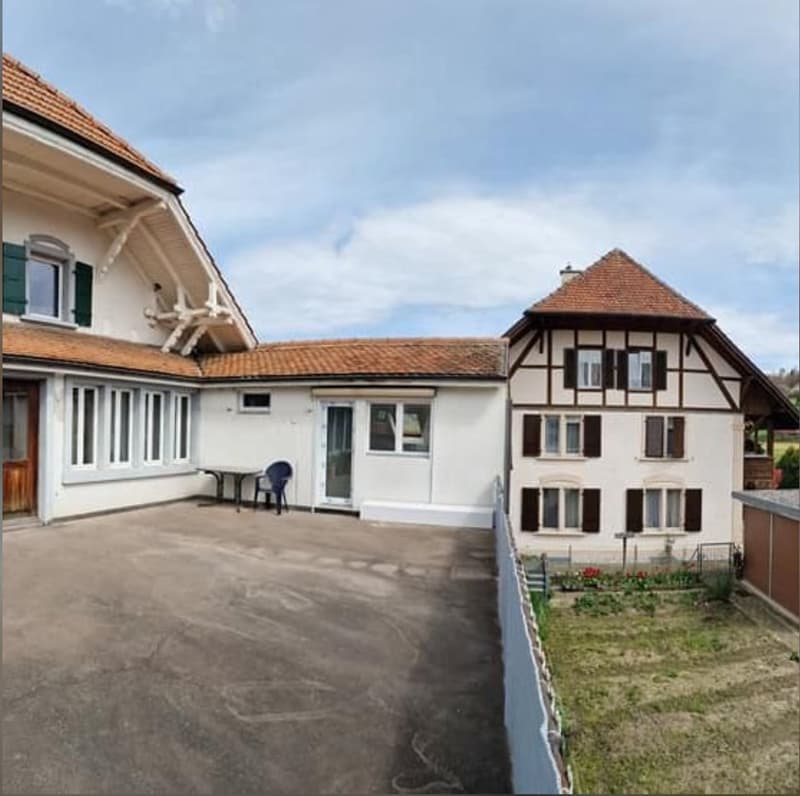 Neue 2.5 Zimmer-Wohnung mit grosser Terrasse bei Murten (1)