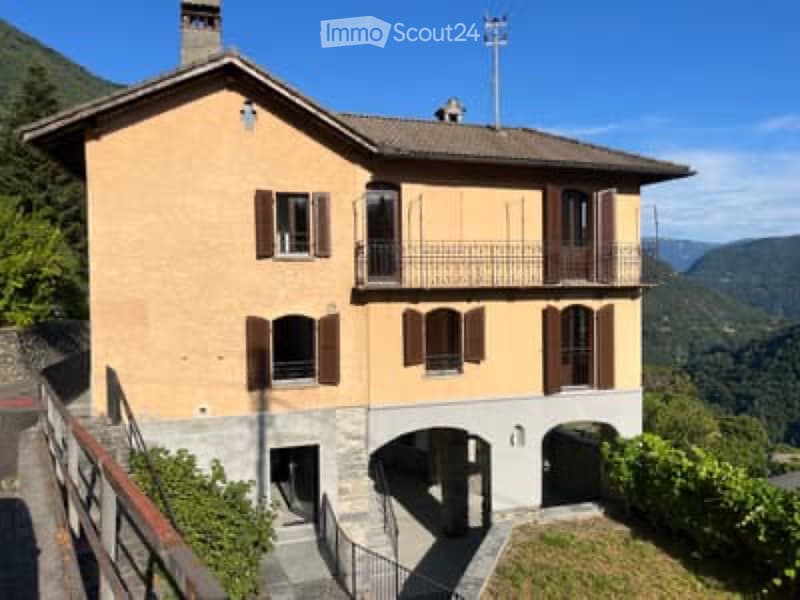 Casa Monofamiliare a Loco (all'entrata del paese) (2)