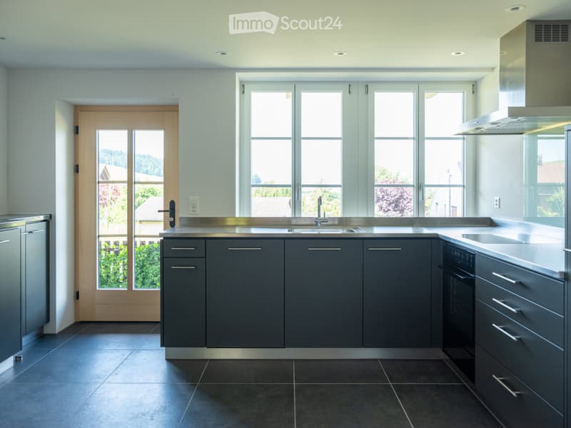 New modern 2.5 room apartment with charm in a farmhouse on the ground floor (4)
