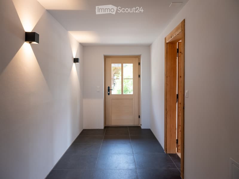 New modern 2.5 room apartment with charm in a farmhouse on the ground floor (2)