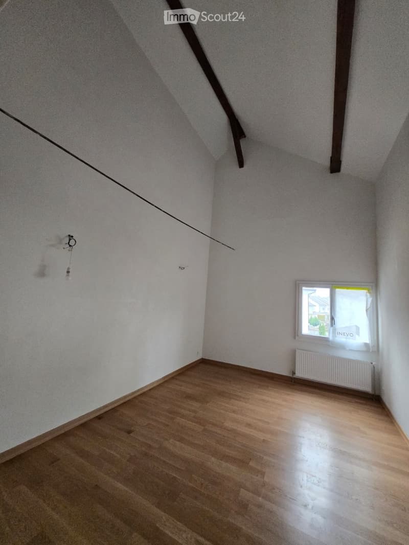 Appartamento mansardato luminoso 3.5 locali (circa 90 m²) completamente ristrutturato (3)