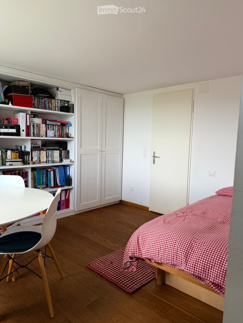 Monolocale + cuisine et salle de bain complètement meublés. (2)