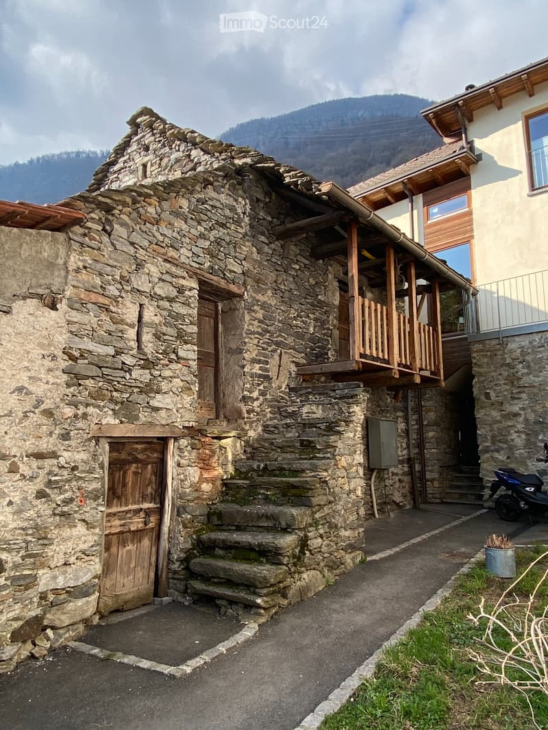 Zu verkaufen rustico mit Baug. /vendesi rustico con licenza (3)