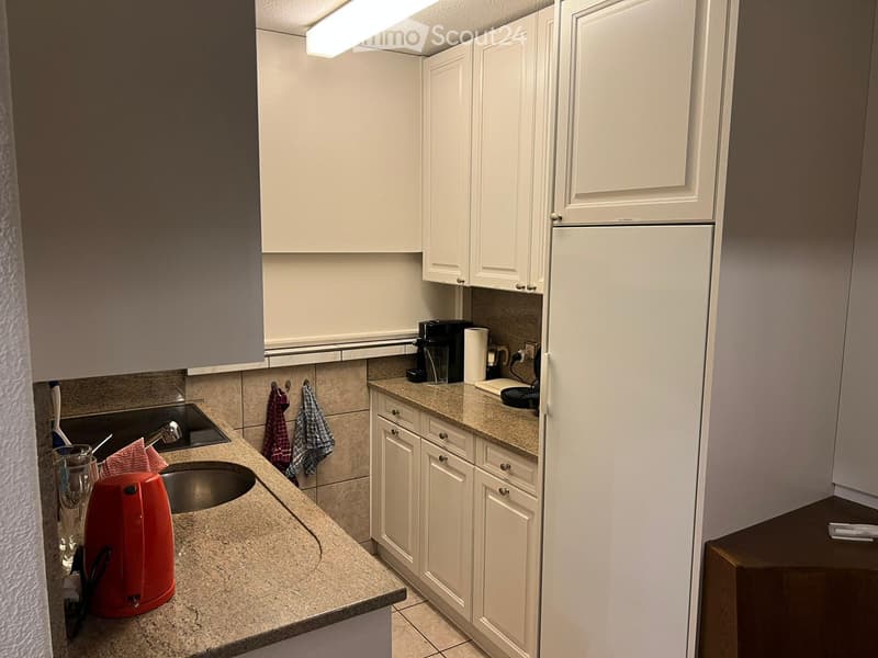 WG-Zimmer neben Tivoli Einkaufszenter mit Balkon,nahe Zürich (3)