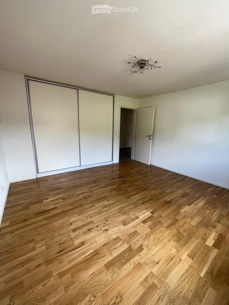 Appartamento luminoso 4.5 locali in una posizione tranquilla con vista sulla Thur (4)