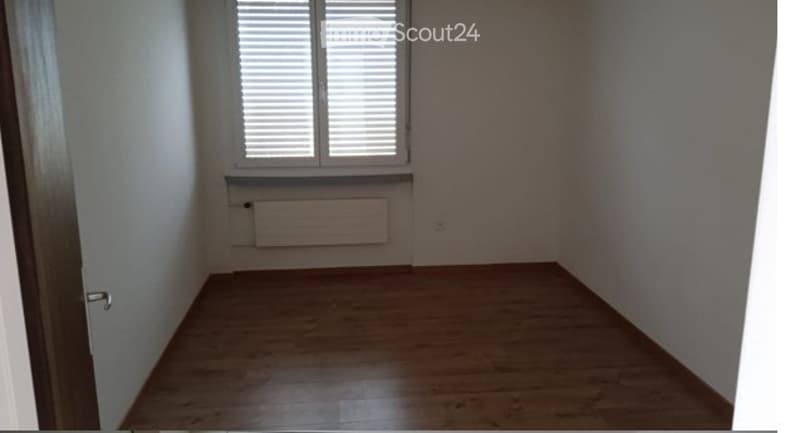 Appartement confortable 4.5 pièces avec balcon à Grub (3)