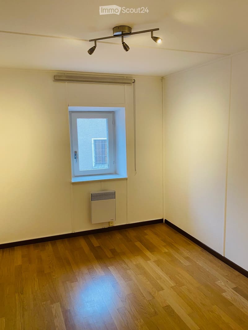 Spacious house in the splendid core of Brè (4)