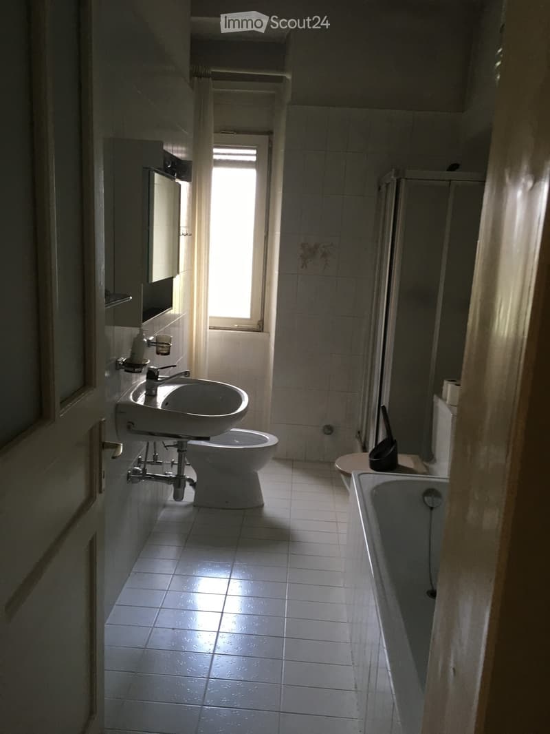 AFFITTASI STANZE MODERNE IN CENTRO A BELLINZONA (4)