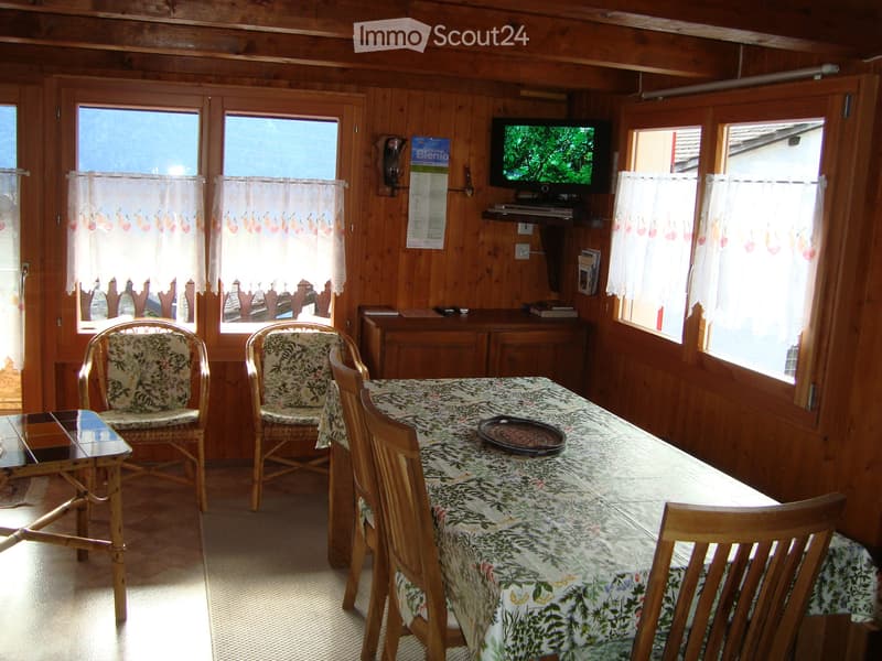 LEONTICA Chalet avec balcon et vue sur les montagnes (2)