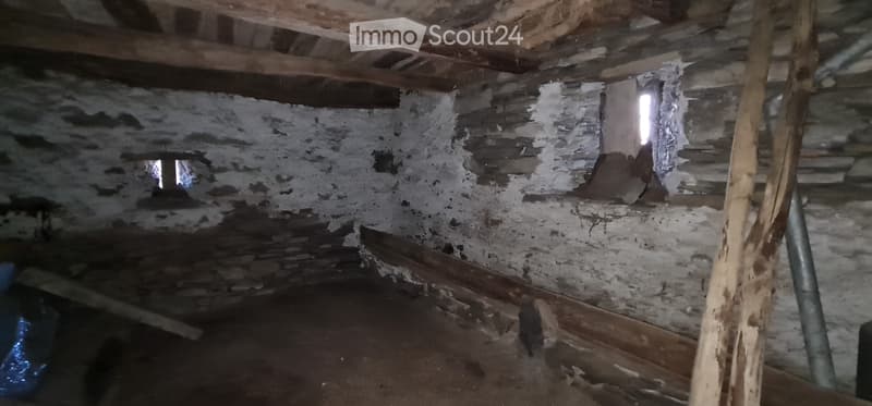 ValleMaggia, Aurigeno VENDESI STABILE Da Ristrutturare (4)