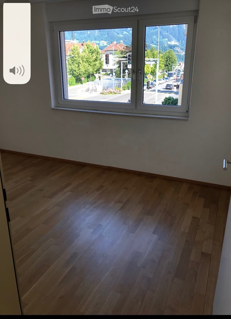 Camera in un appartamento di 4,5 locali in affitto (2)
