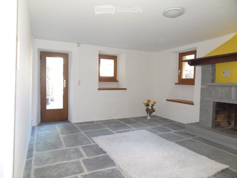 Tipica casa ticinese antica (3)