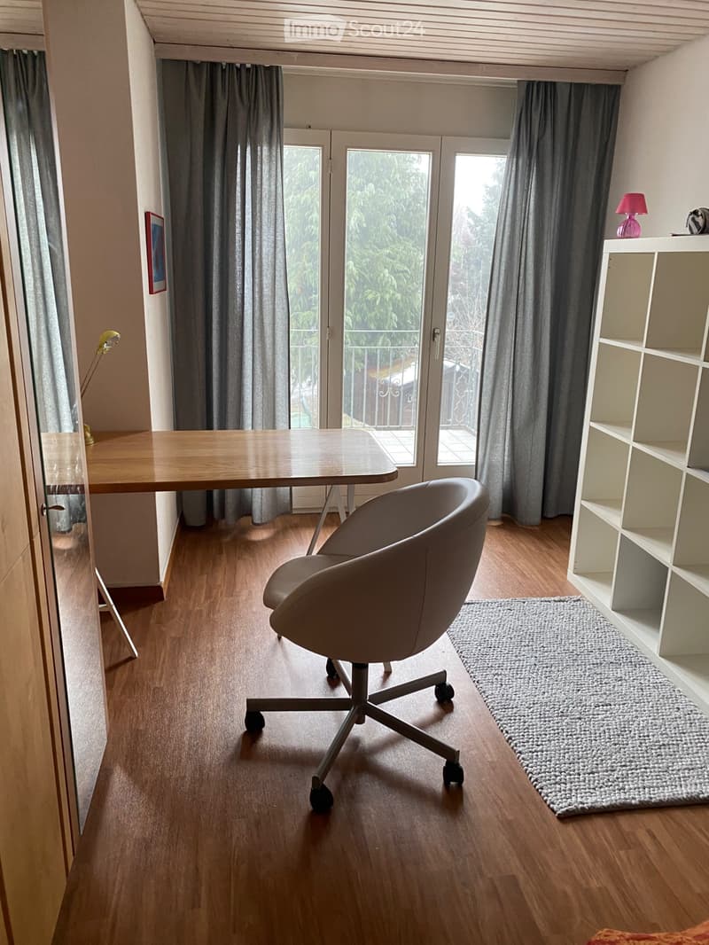 Schönes Zimmer für Wochenaufenthalter/in (3)