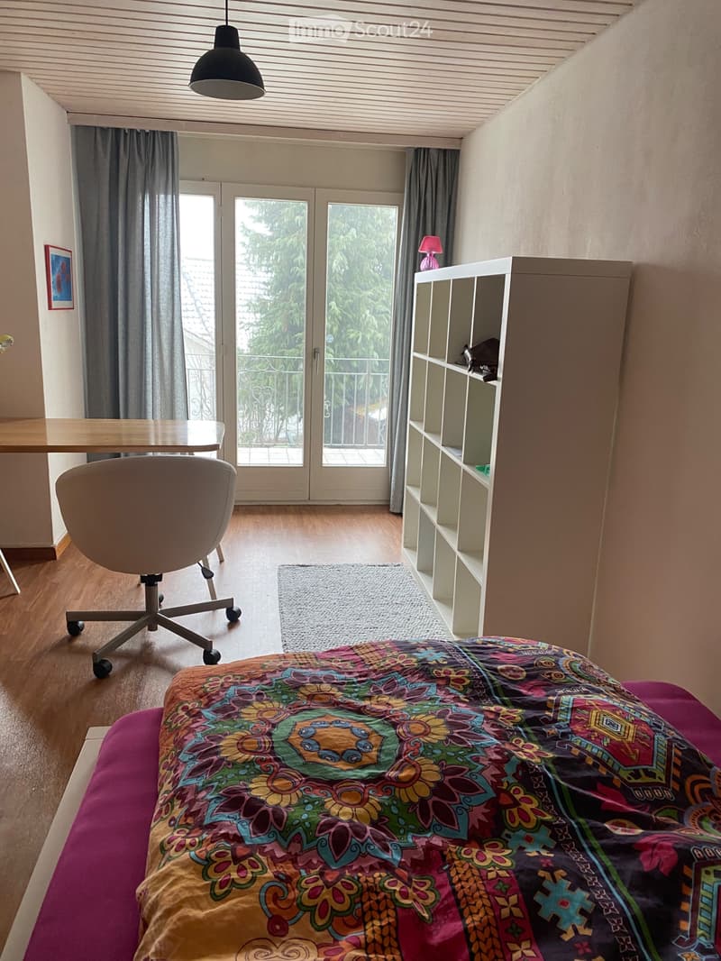 Schönes Zimmer für Wochenaufenthalter/in (1)