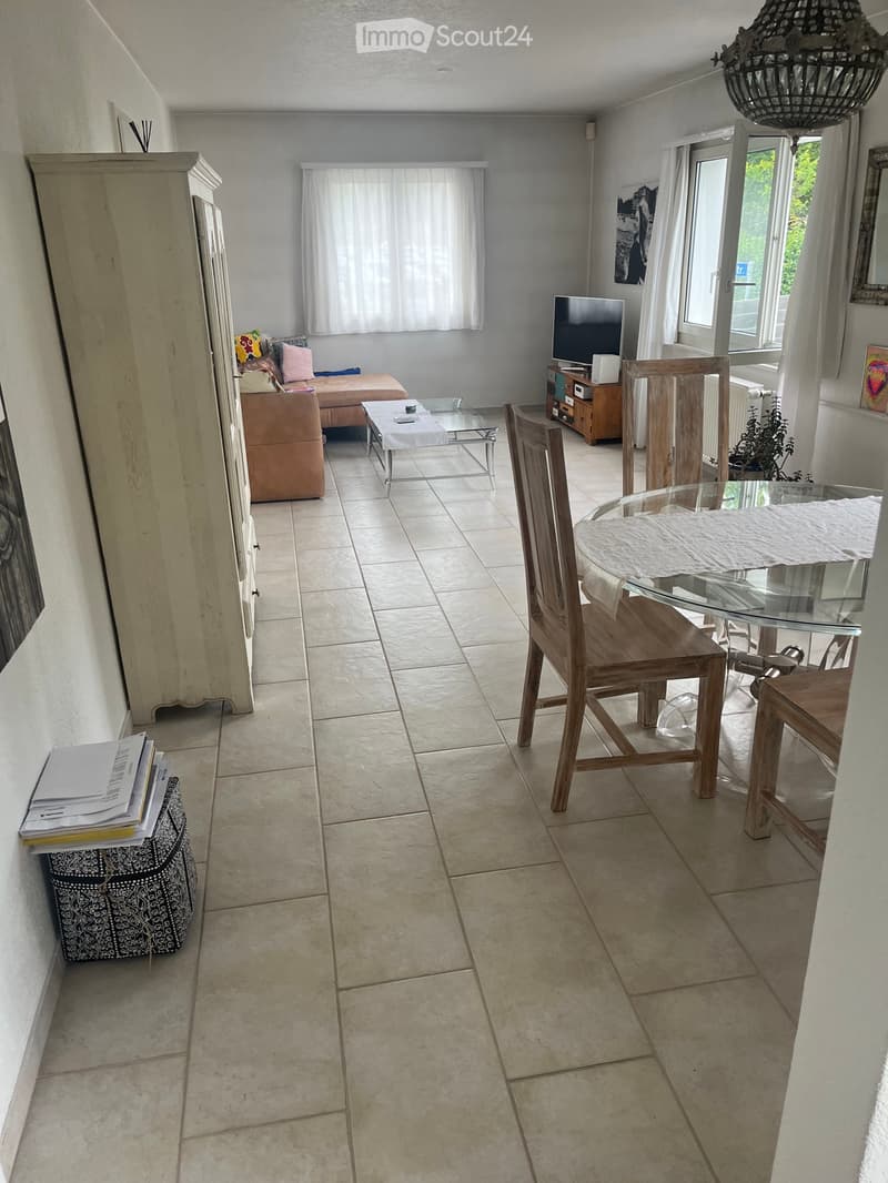 5 Bedroom Apartment in Single-Family Home (4)