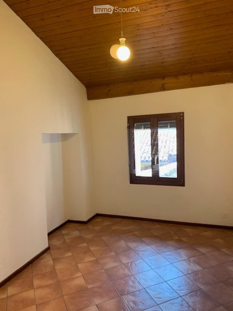 Appartement dans une maison historique au centre de Melide (3)