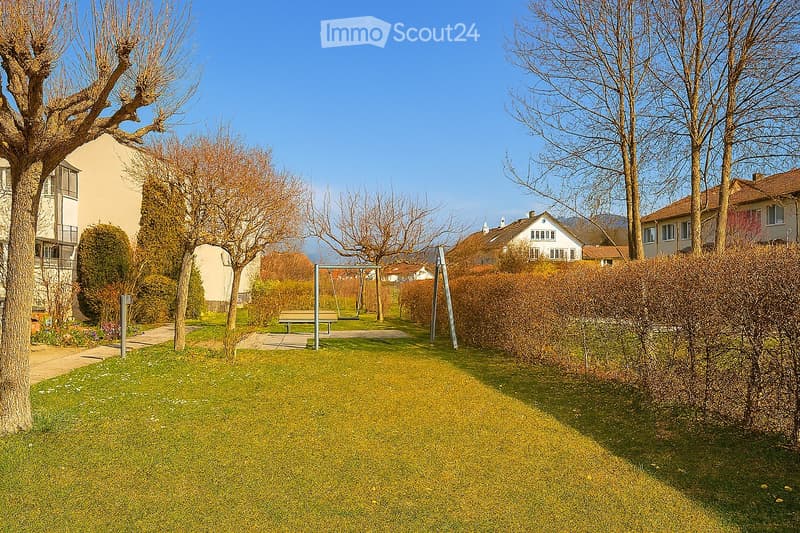 Maisonette in a central village location (5.5) with underground parking space (4)