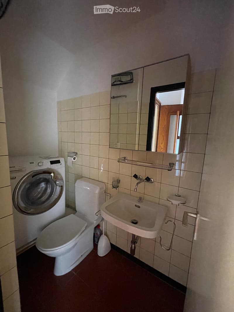 Zwei Zimmer zu vermieten (2)
