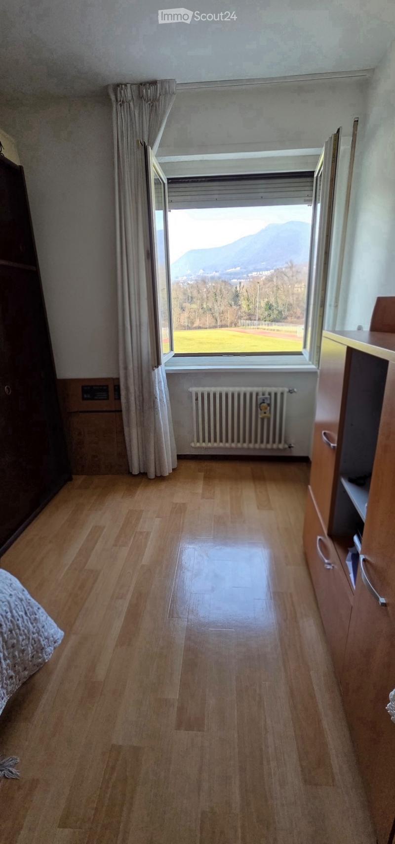 Verkauf von Wohnung, einschließlich "externer Parkplatz" (5)
