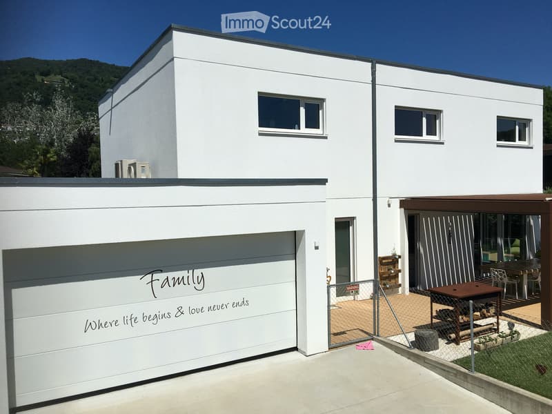 Maison unifamiliale ensoleillée avec piscine (5)
