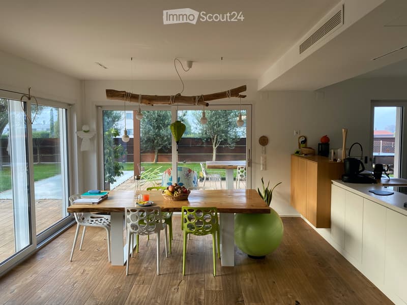 Maison unifamiliale ensoleillée avec piscine (4)