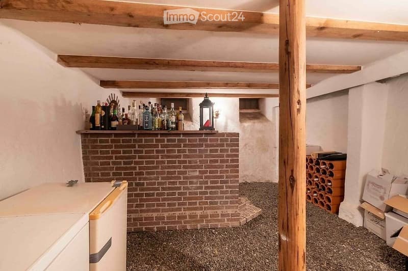 Spacieuse et bien entretenue maison de 12 pièces (4)