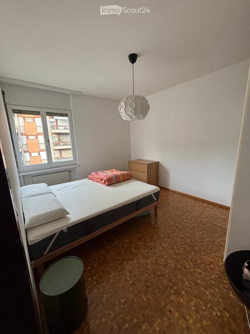Furnished room in an apartment in the university area (2)