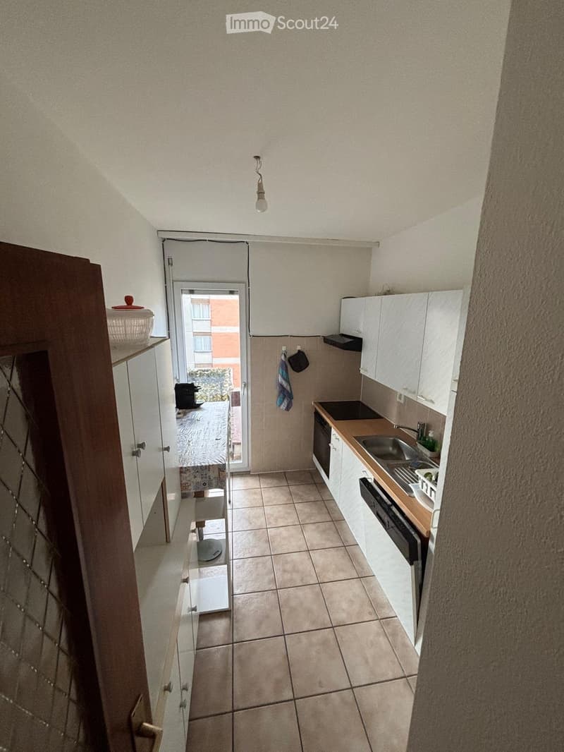Furnished room in an apartment in the university area (5)