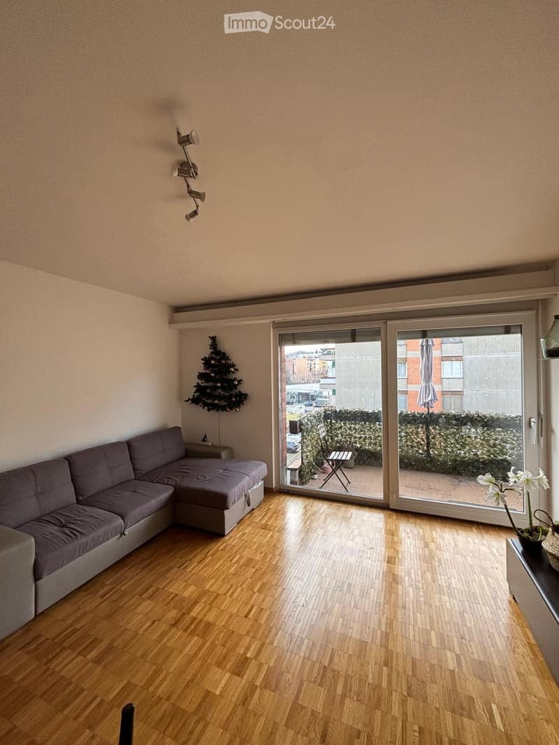 Furnished room in an apartment in the university area (3)