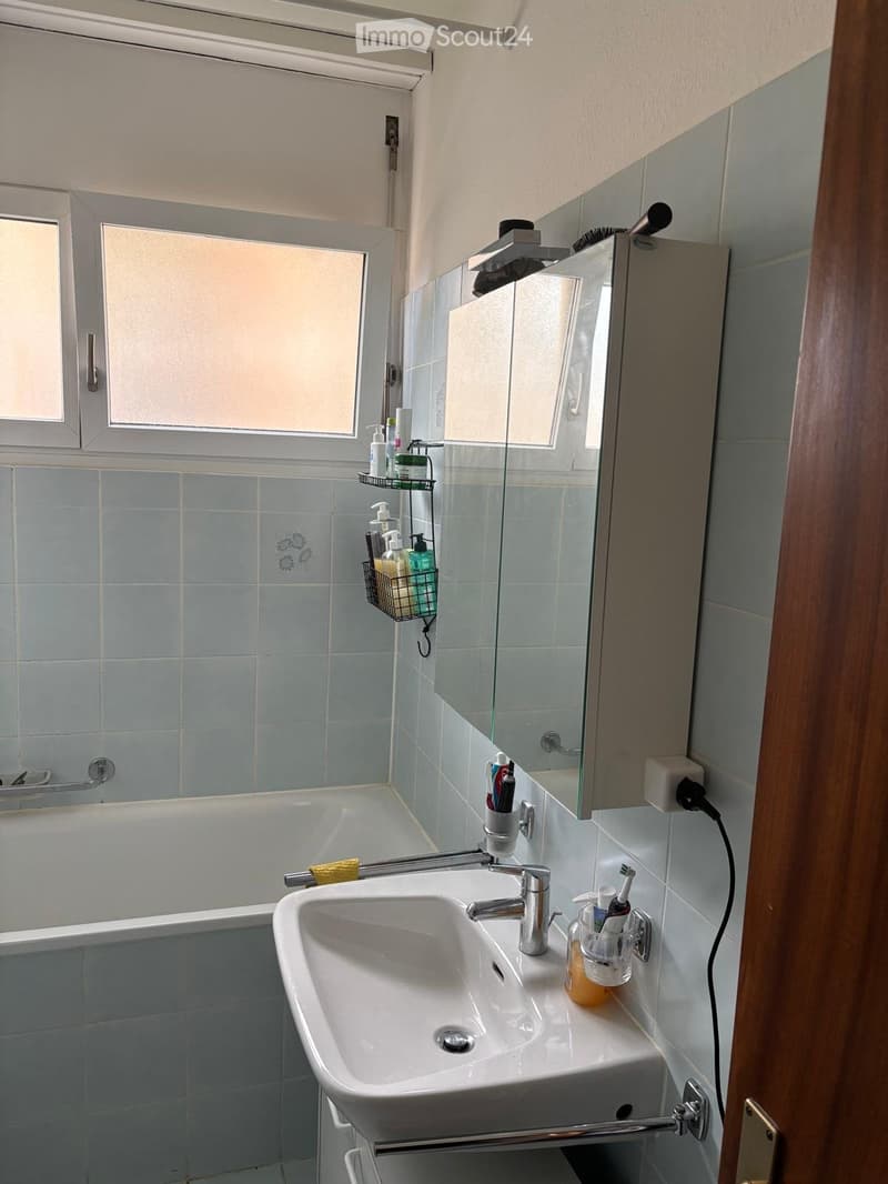 Furnished room in an apartment in the university area (4)