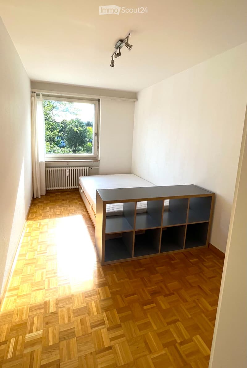 Large, partially furnished 3-room apartment from July 1st (2)