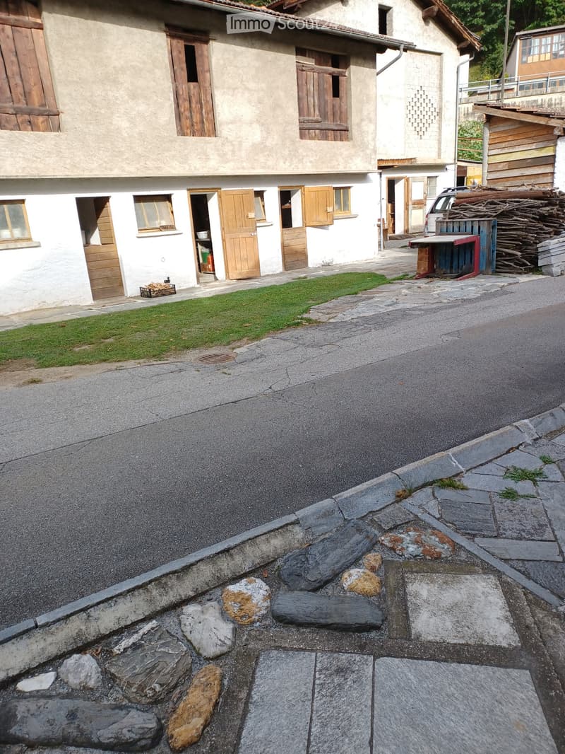 espaces de stockage, éventuellement laboratoire (3)